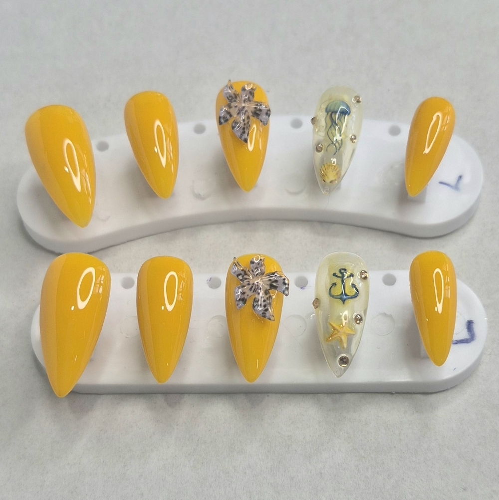 🚨Yellow Press-On Nail Set with Beach Accents